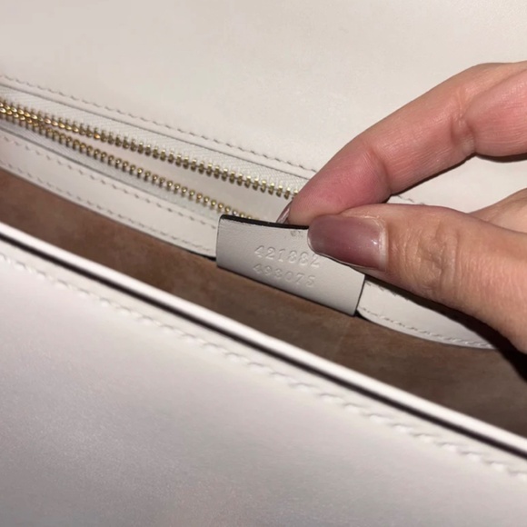 Authentic Gucci Small Sylvie Shoulder Bag White - Picture 8 of 15